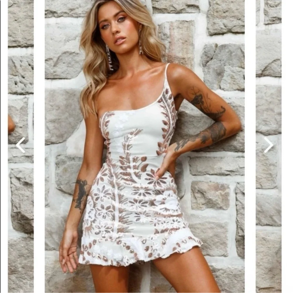 Selfie Leslie White & Gold Floral Sequin Mini Dress - Picture 1 of 10